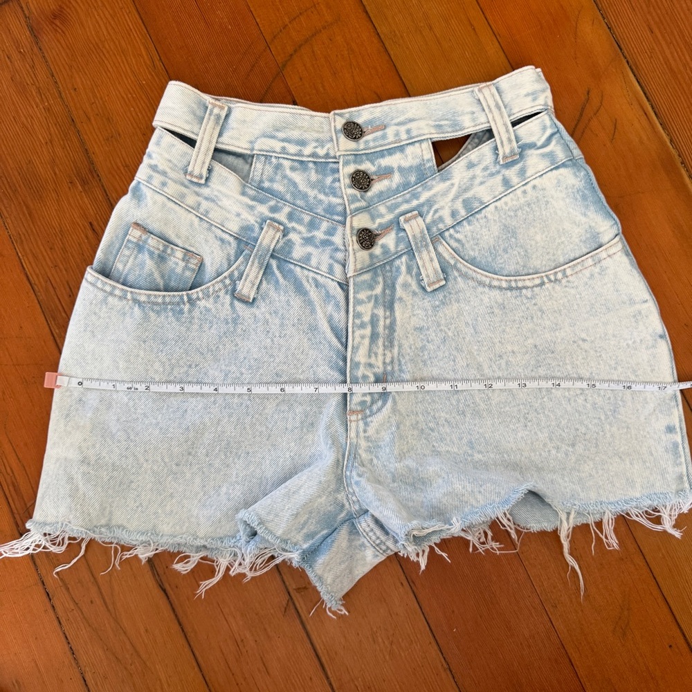 Vintage Rare Nuovo Denim Cut Out Shorts - Picture 7 of 7